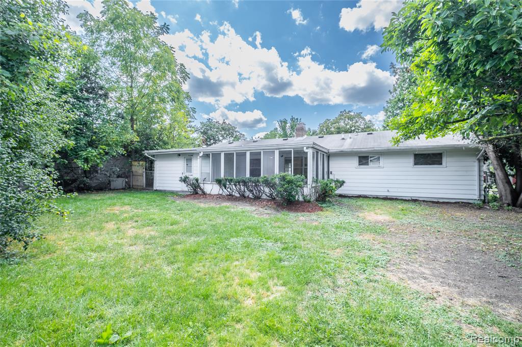 1814 Carmanbrook Parkway, Flint, MI 48507 — Photo 18