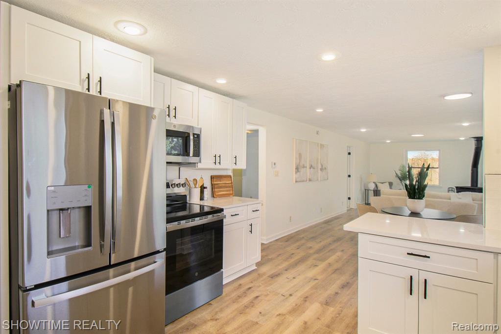 2055 SANDHILL Road, Mason, MI 48854 — Photo 8