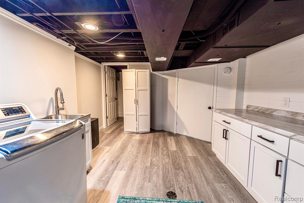 895 S GLENHURST Drive, Birmingham, MI 48009 — Photo 42