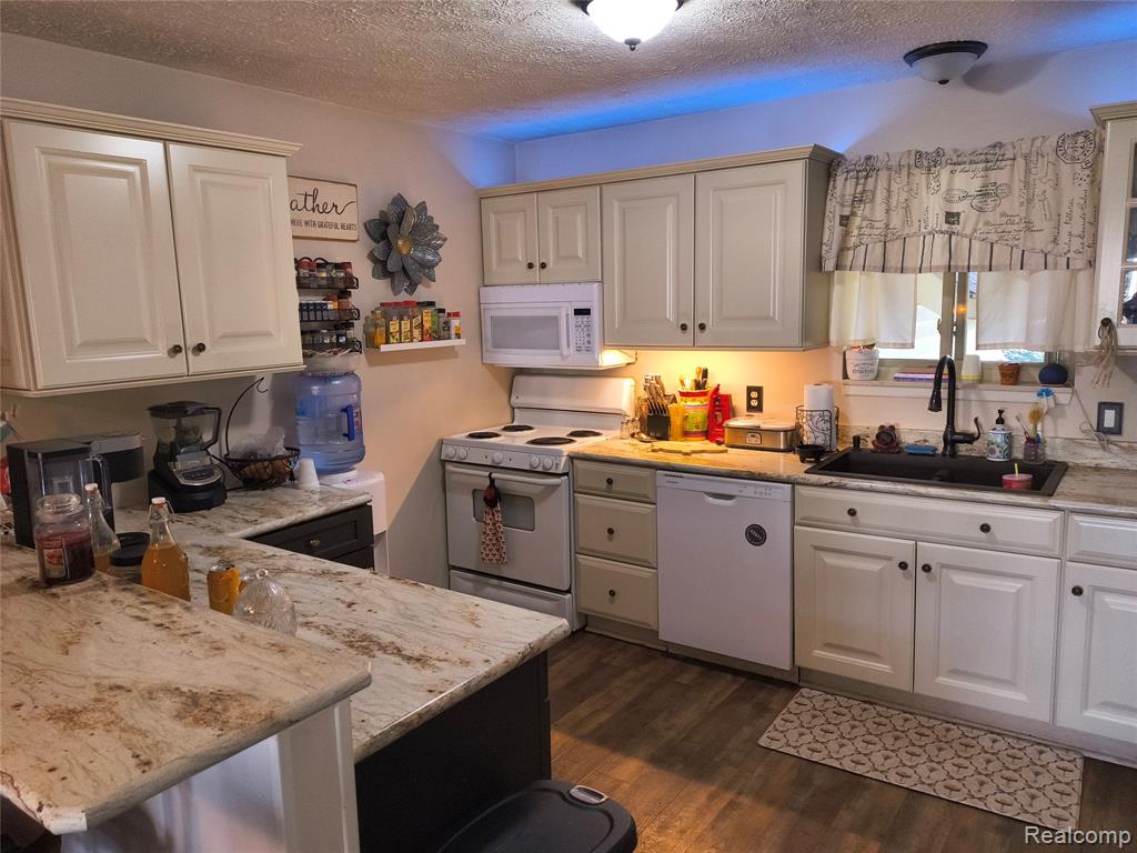 9085 Bavarian Way, Clarkston, MI 48348 — Photo 9