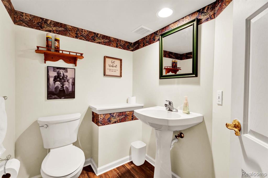 8155 Parkside Drive, Westland, MI — Photo 48