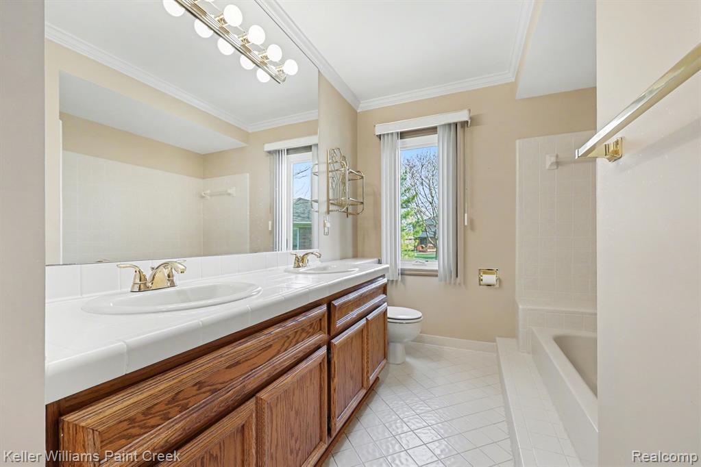 422 Parkland Court, Rochester Hills, MI 48307 — Photo 21
