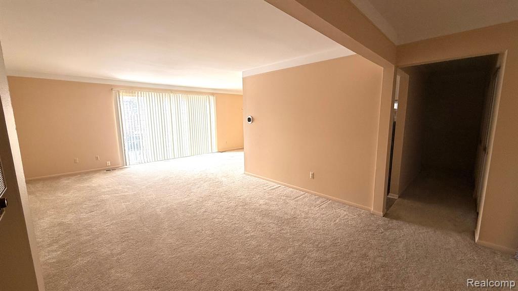 470 FOX HILLS Drive N, Bloomfield Hills, MI 48304 — Photo 5
