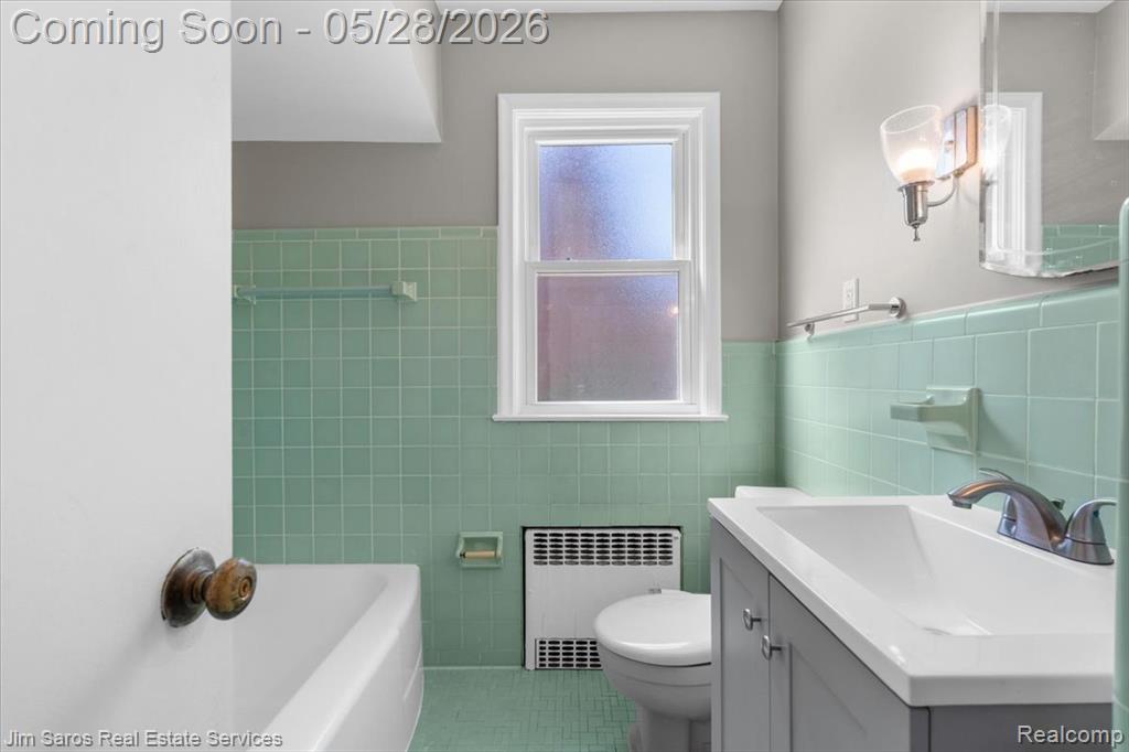 21252 Huntington Avenue, Harper Woods, MI 48225 — Photo 16