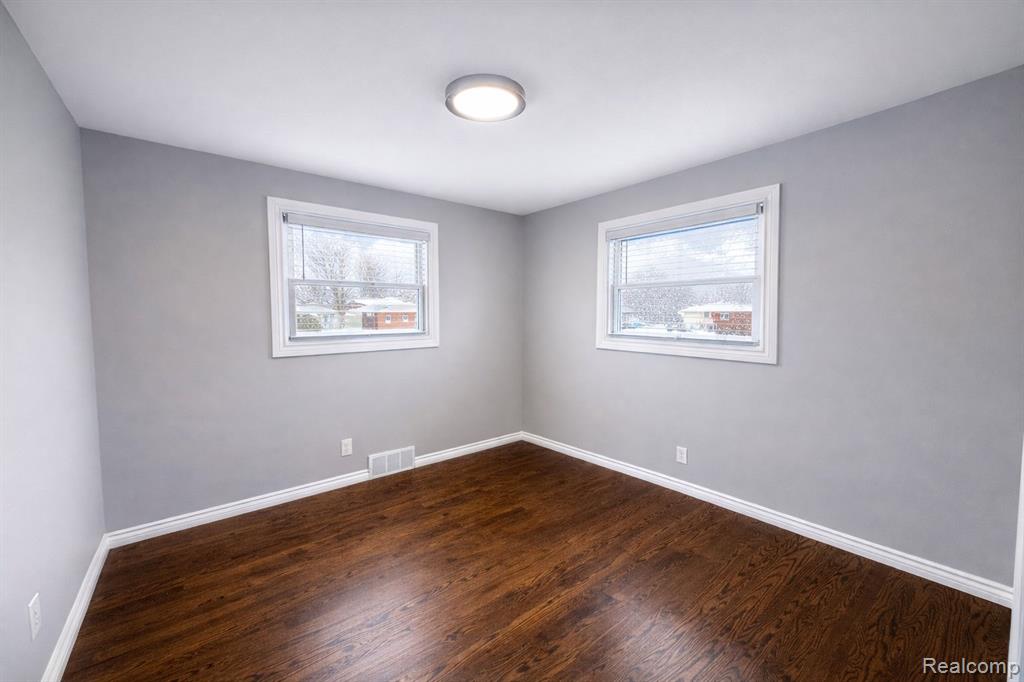 8373 McKinley, Center Line, MI 48015 — Photo 18