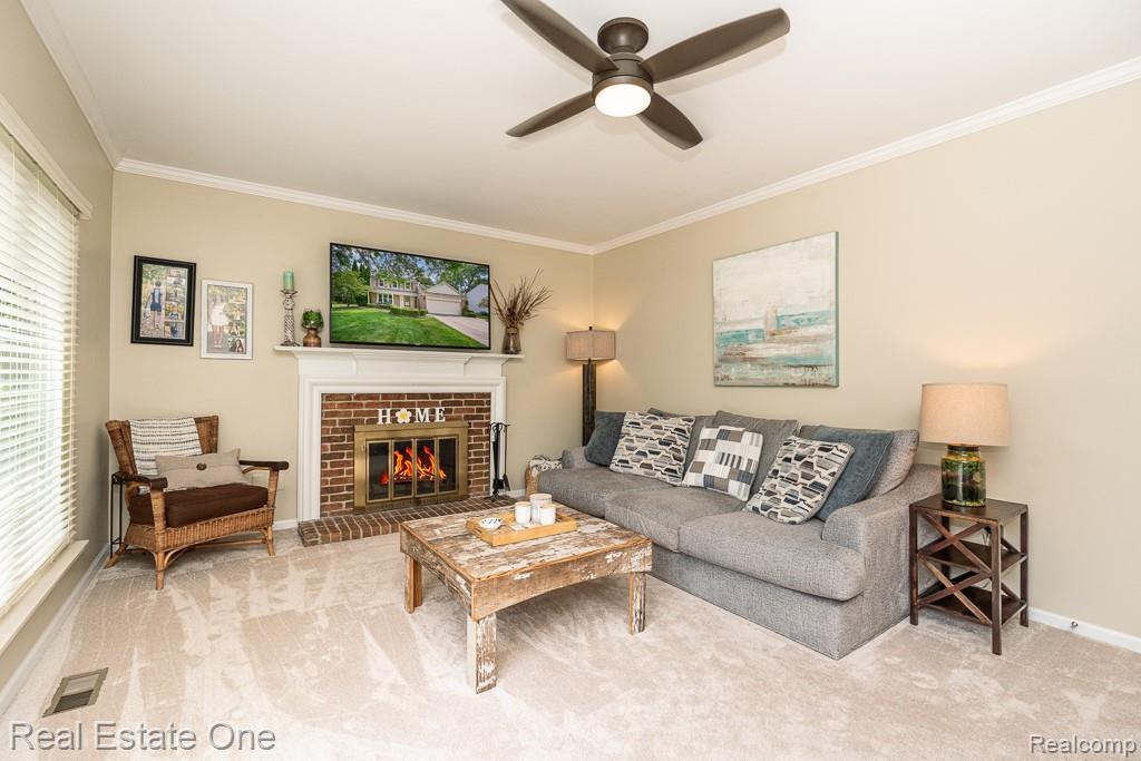 606 Whitney Drive, Rochester Hills, MI 48307 — Photo 16