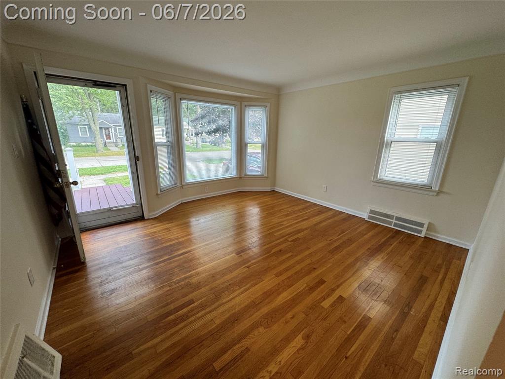 4235 Buckingham Avenue, Berkley, MI 48072 — Photo 8