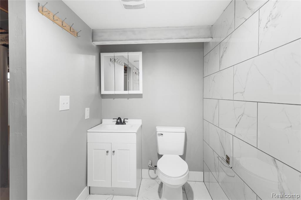 6781 Iowa Street, Hamtramck, MI 48212 — Photo 23