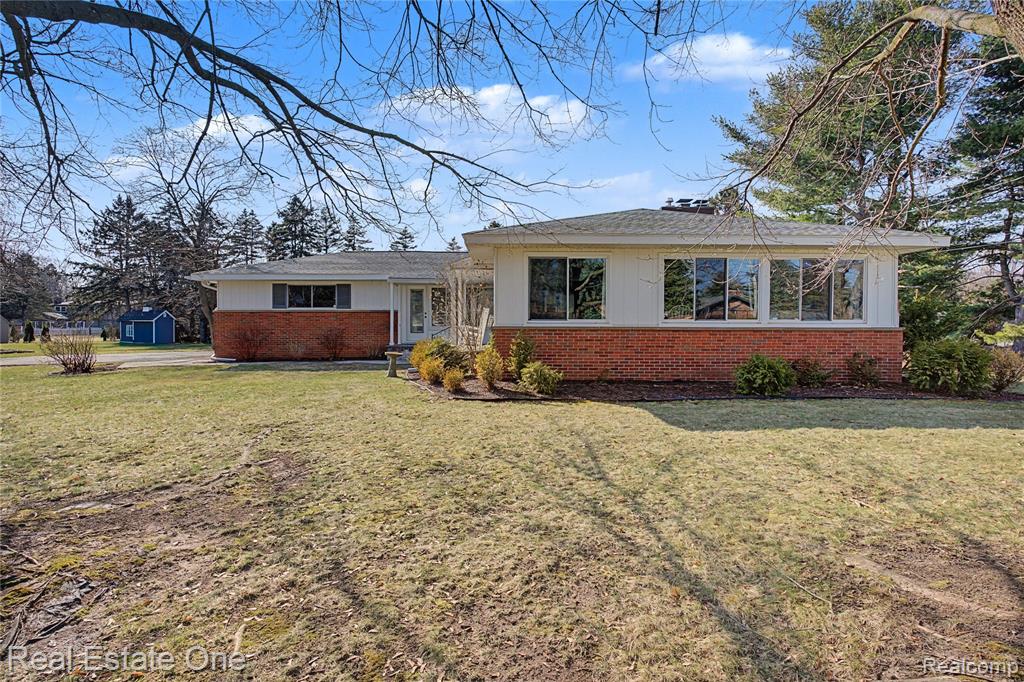 5388 Daniel Drive, Brighton, MI 48114 — front exterior