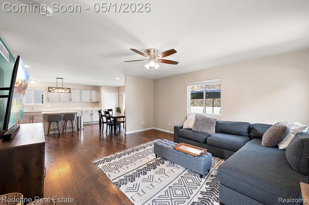 310 Fountain Park Drive, Waterford, MI 48327 — Photo 5