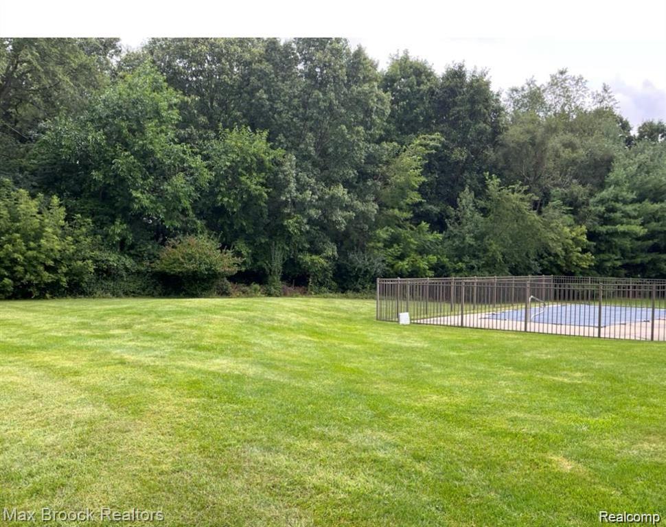 7980 BILLINGHAM Road, West Bloomfield, MI 48324 — Photo 14