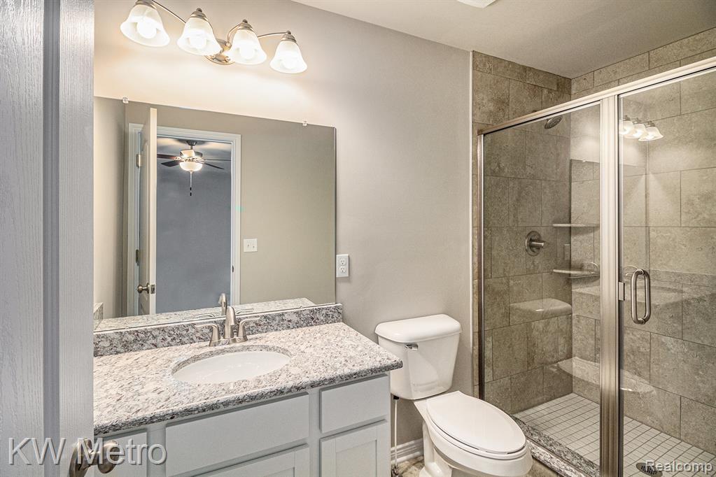 215 Whispering Pines Drive, 12, Fenton, MI 48430 — Photo 15