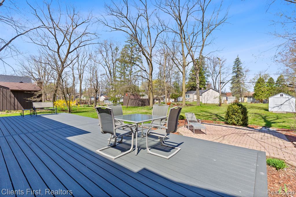 9350 BYROMAR Lane, Grosse Ile, MI 48138 — Photo 35