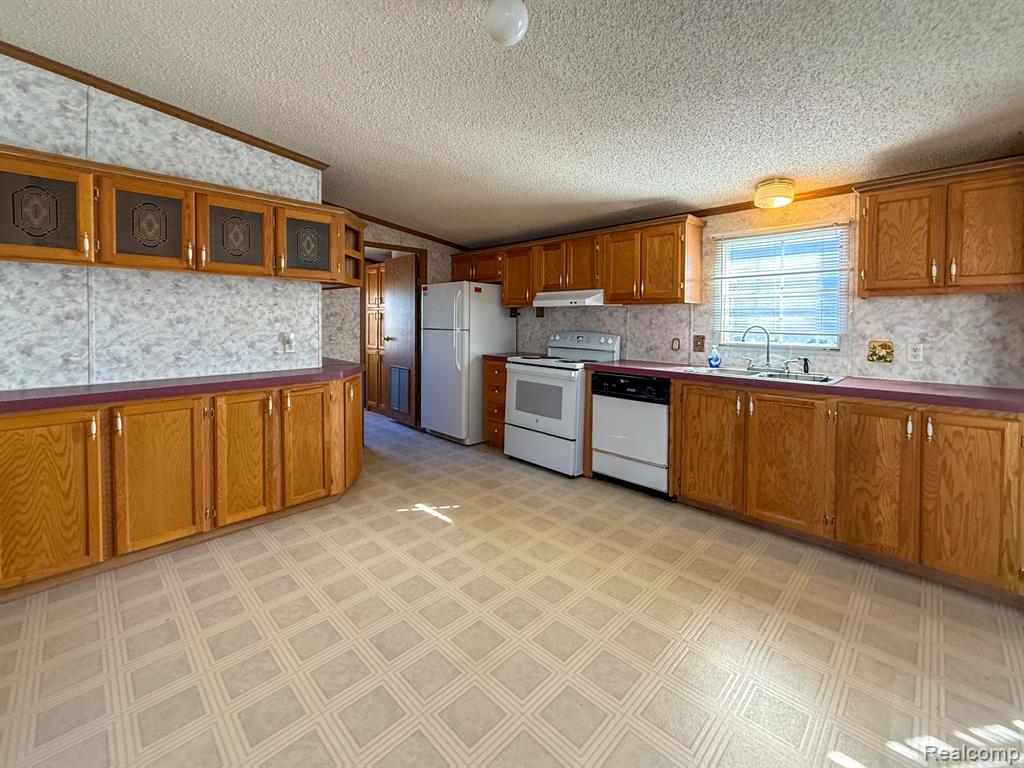 1898 Evergreen Lane, Ypsilanti, MI 48198 — Photo 8