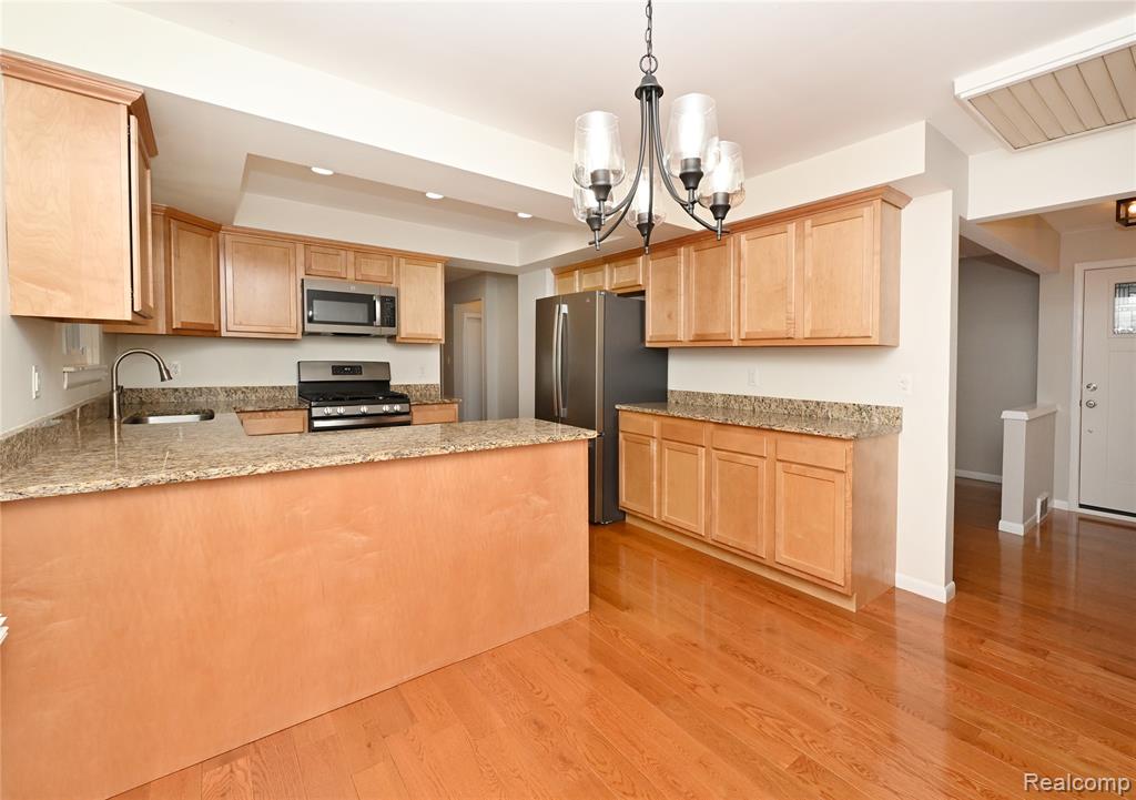 5541 Meadow Lane, Shelby Twp, MI 48316 — Photo 8