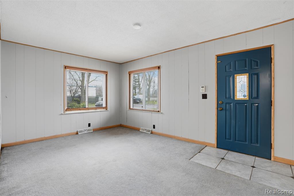 1028 Carlton Drive, Milan, MI 48160 — Photo 12