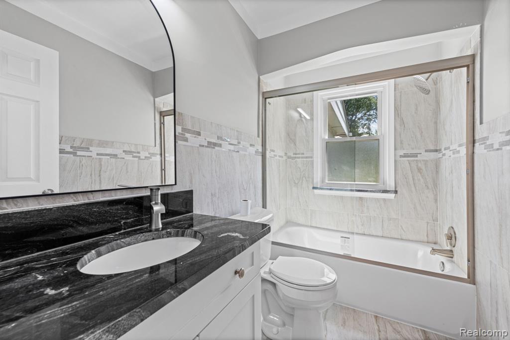 20700 Damman Street, Harper Woods, MI 48225 — Photo 13