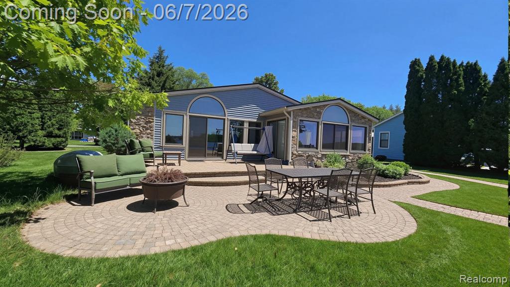 10202 Buhl, Pinckney, MI 48169 — Photo 2