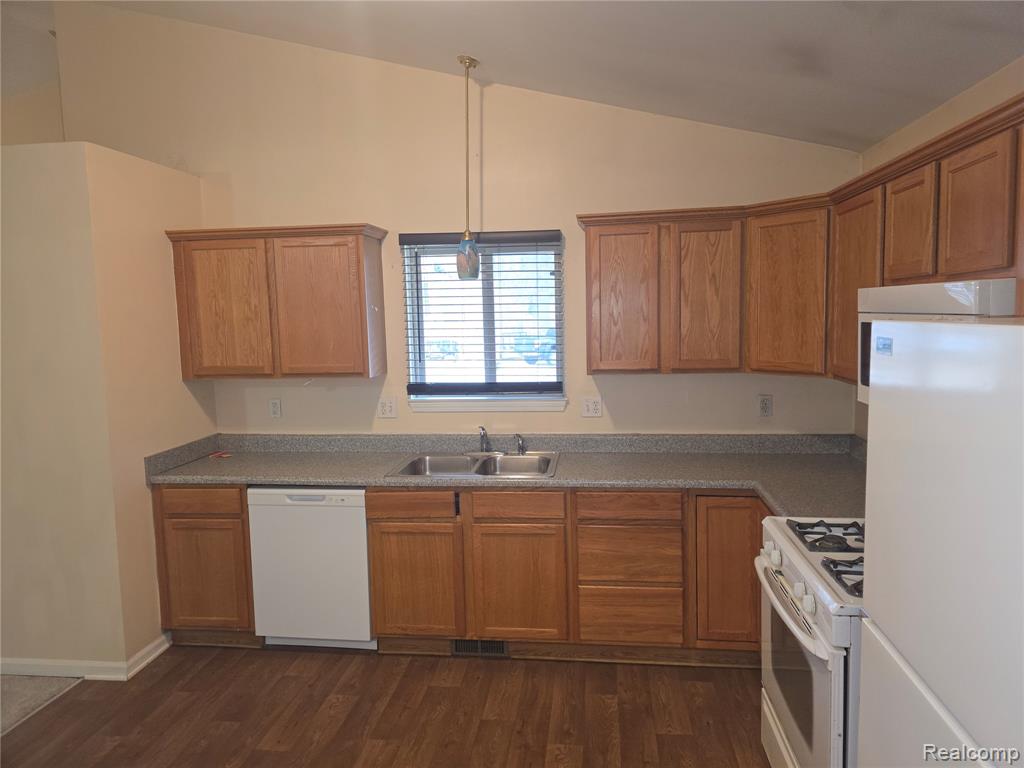 9219 ISLAND Drive, Clay, MI 48001 — Photo 8