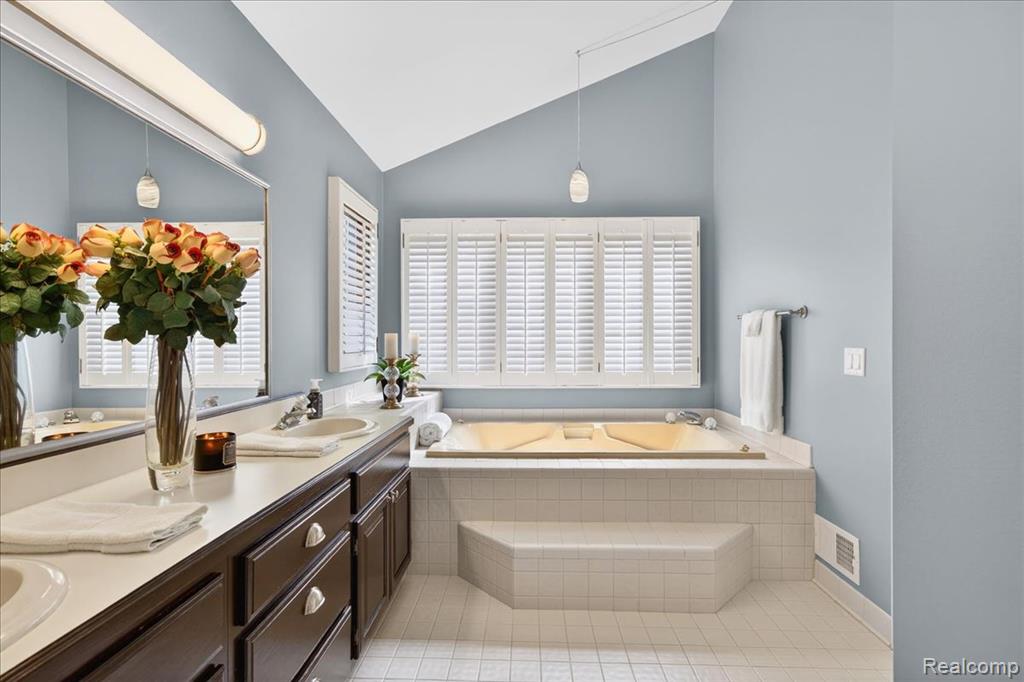 6595 Deer Ridge Drive, Clarkston, MI 48348 — Photo 9