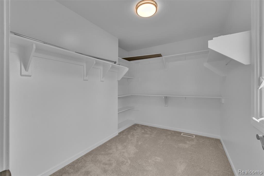 5310 Pond Bluff Drive, West Bloomfield, MI 48323 — Photo 49