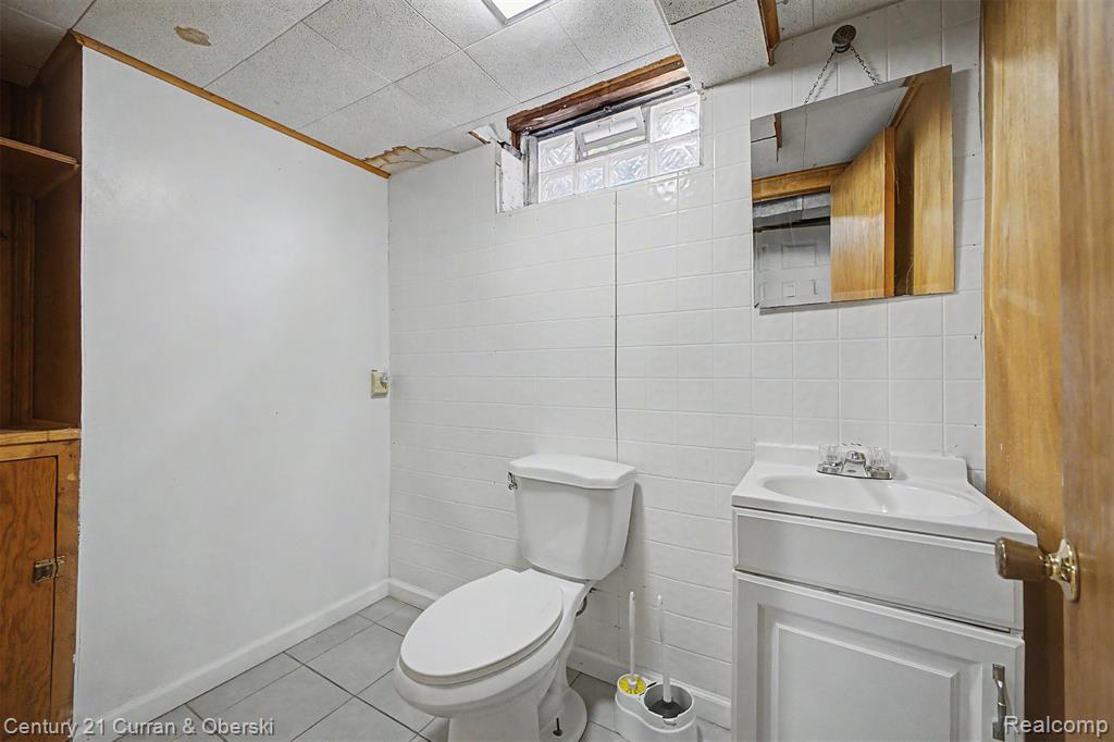 8212 GLENGARY Street, Dearborn Heights, MI 48127 — Photo 31