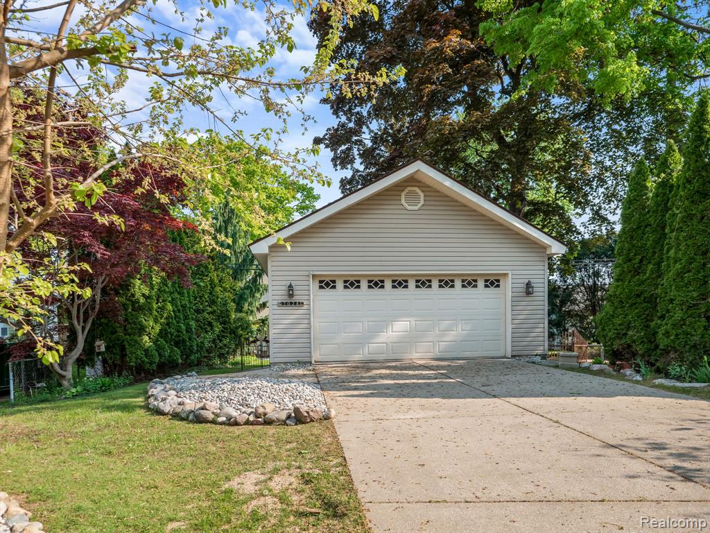 7028 Terrell Street, Waterford, MI — Photo 6