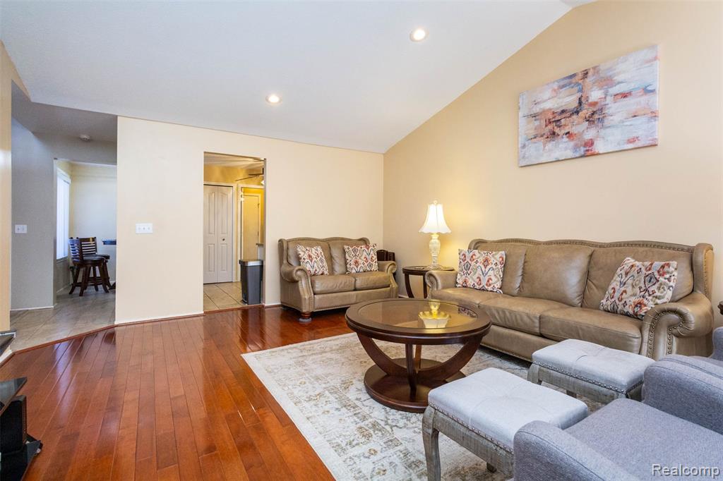 448 Ravencrest Lane, 50, Westland, MI — Photo 10