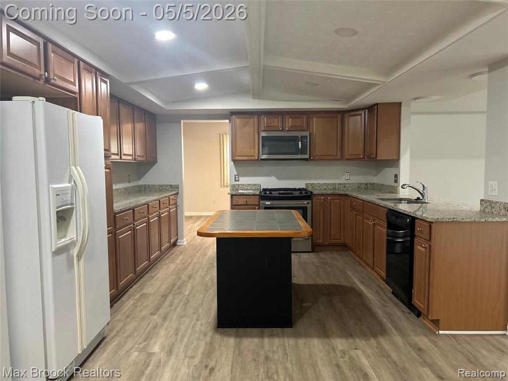 2081 BABCOCK Drive, Troy, MI 48084 — Photo 7