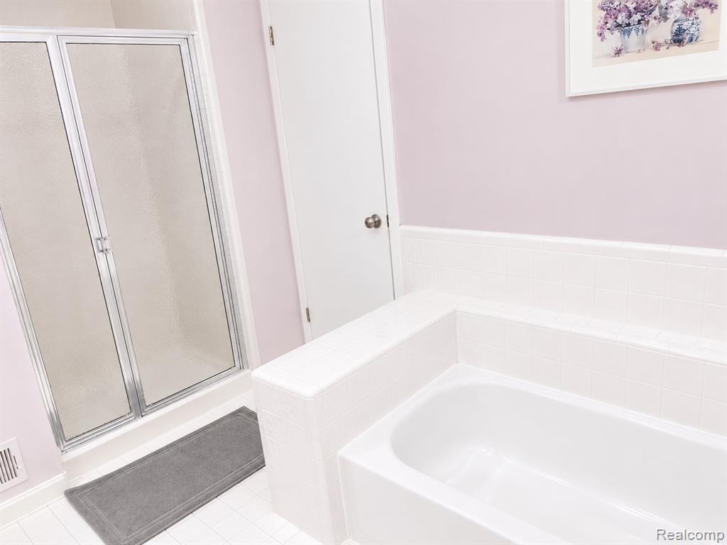6606 Embers Court, West Bloomfield, MI — Photo 18