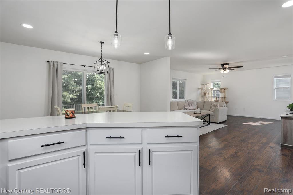 6496 Skylar Lane, Waterford, MI 48327 — Photo 8