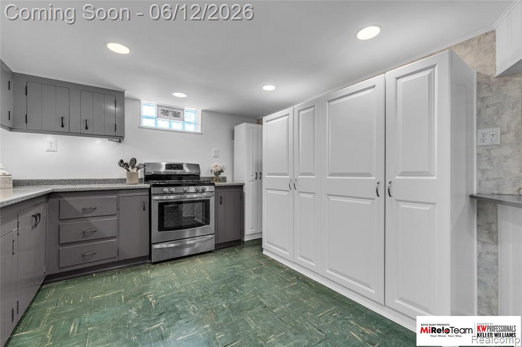 19525 Dalby, Redford, MI 48240 — Photo 21