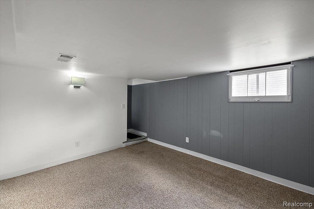 60 W Elmwood Avenue, Clawson, MI — Photo 36