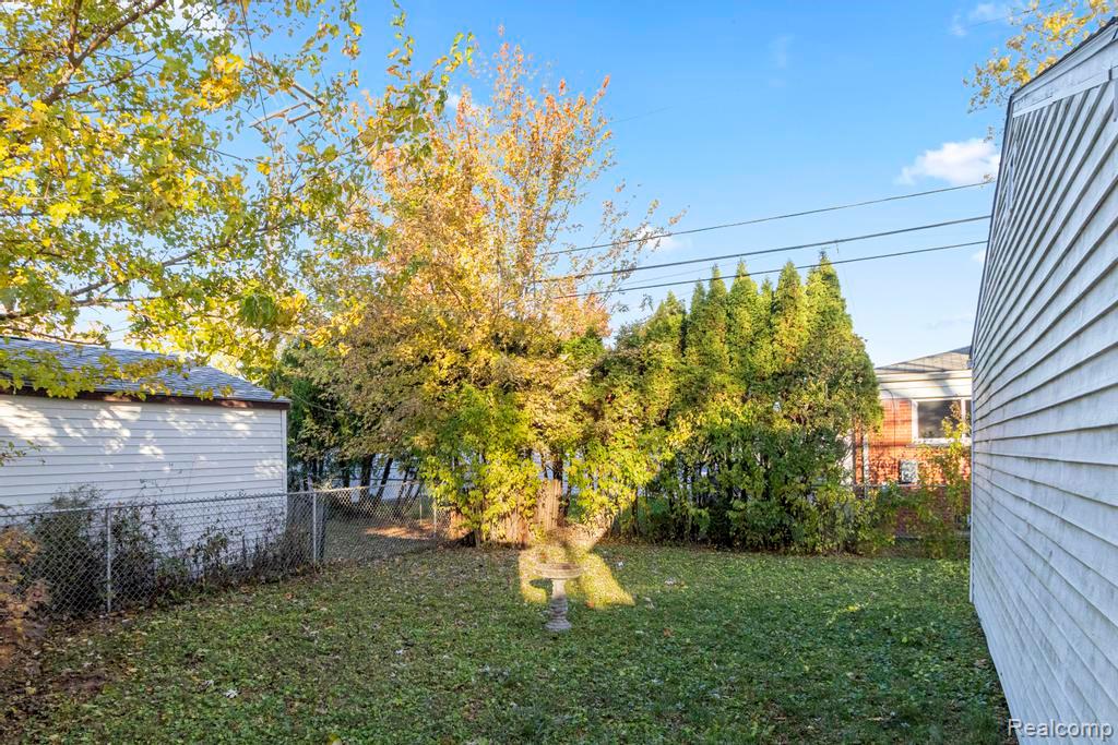 7912 Gary Avenue, Westland, MI — Photo 23