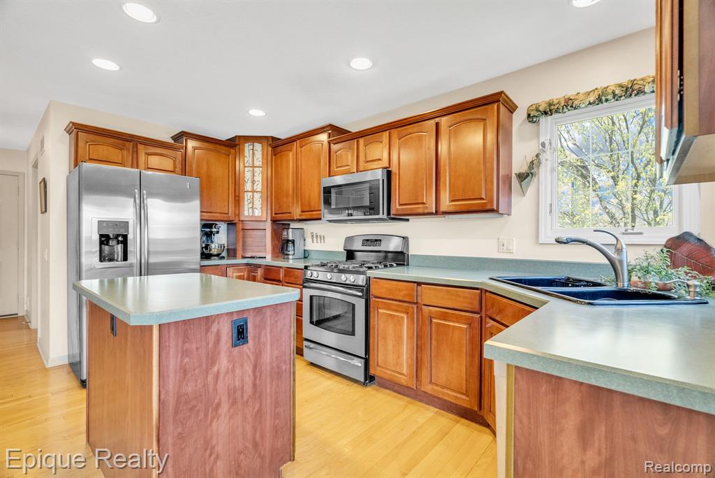 9493 Aspen View Drive, Grand Blanc, MI 48439 — Photo 13