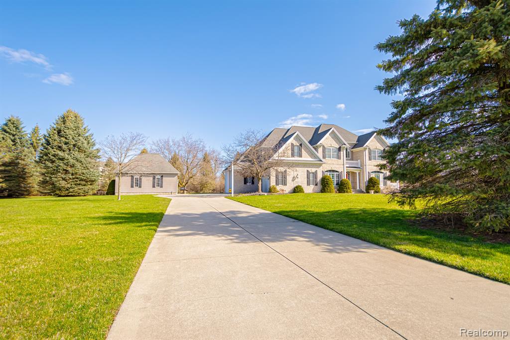 4670 HARVEST Row, MI 48049 — Photo 2