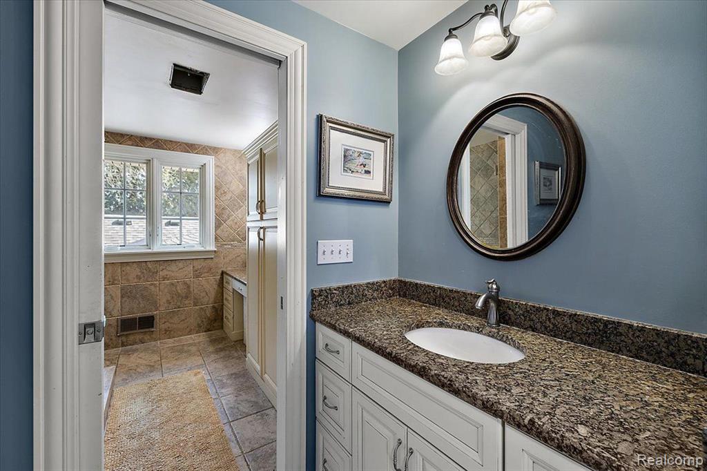 628 BENNINGTON Drive, Bloomfield Hills, MI 48304 — Photo 54