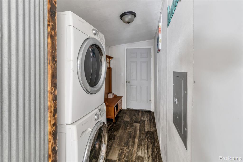 910 E MCARTHUR Street, Corunna, MI 48817 — Photo 18