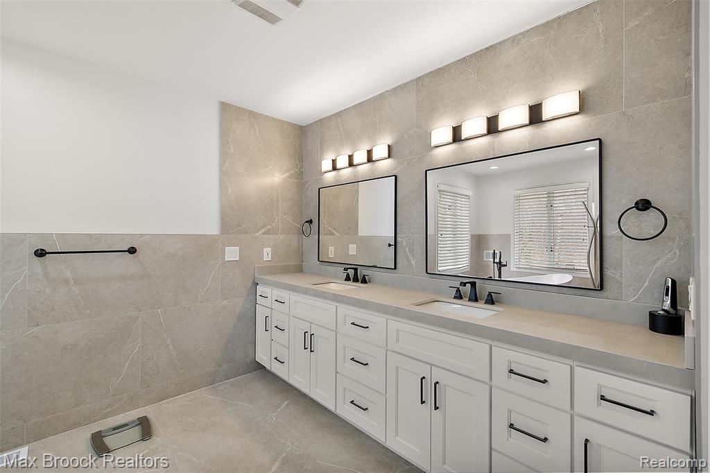 7515 Hiddenbrook Lane, Bloomfield Hills, MI 48301 — Photo 34