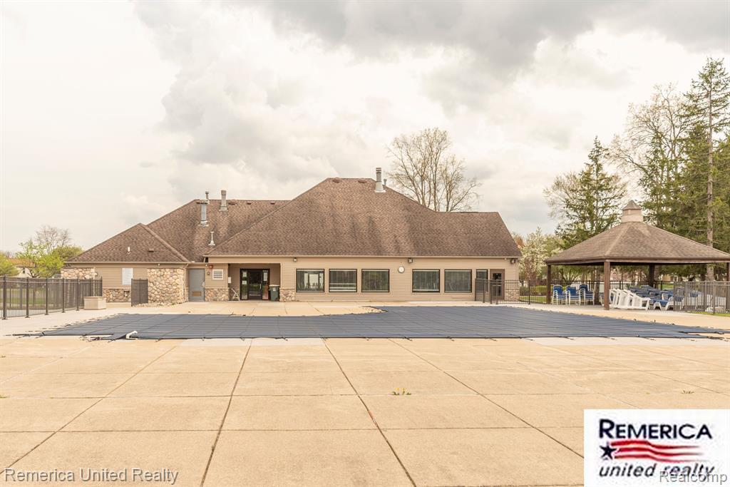 46206 LARCHMONT Drive, Canton, MI 48187 — Photo 53