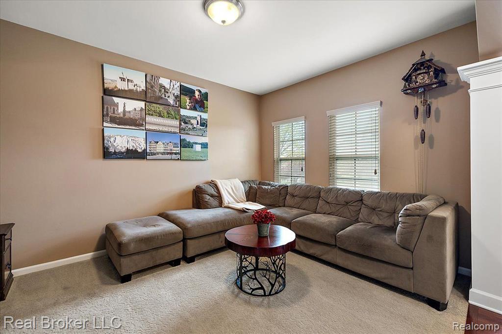 5633 GOLF POINTE Drive, Clarkston, MI 48348 — Photo 28