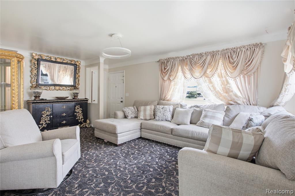 117 N Groesbeck Highway, Mount Clemens, MI 48043 — Photo 16