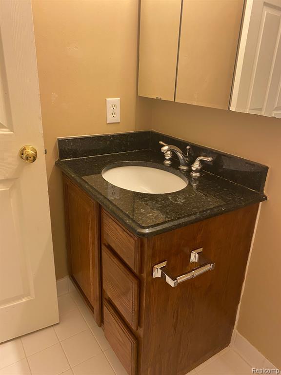 1638 E LAKEVIEW Lane, Canton, MI 48187 — Photo 17