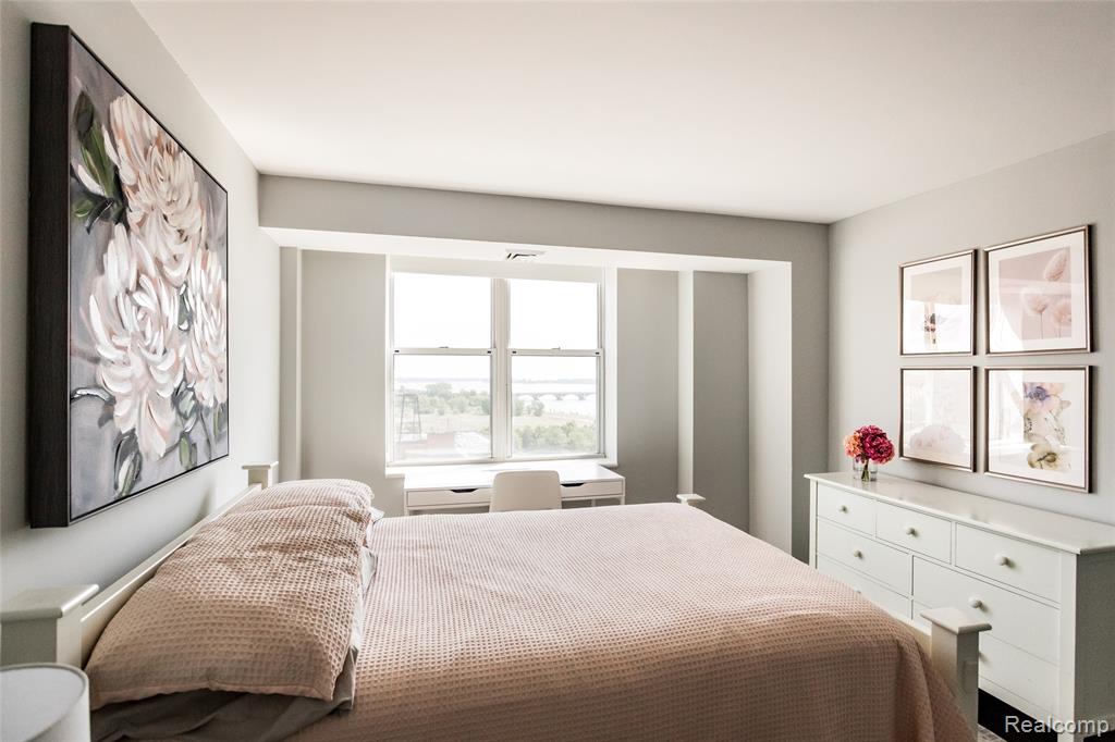 250 E Harbortown Drive, 1304, Detroit, MI 48207 — Photo 18