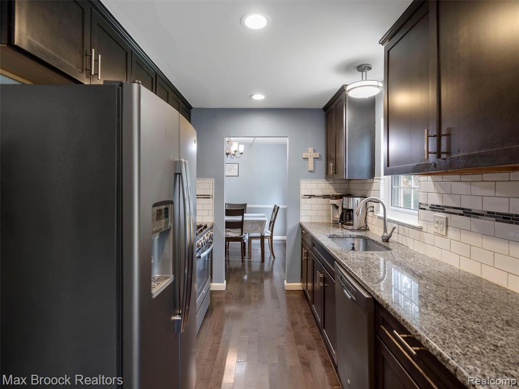 54241 Sunderland Drive, Shelby Twp, MI 48316 — Photo 13