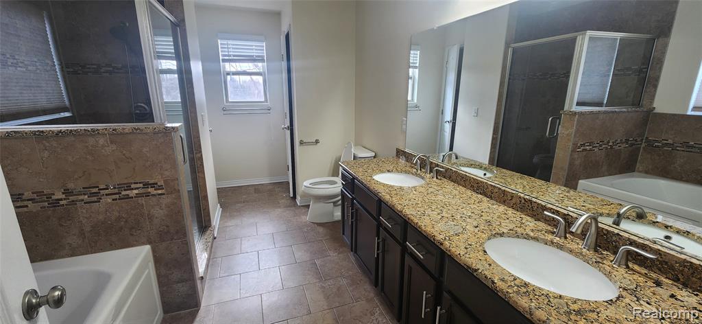 42849 Saint James Court, Sterling Heights, MI 48314 — Photo 35