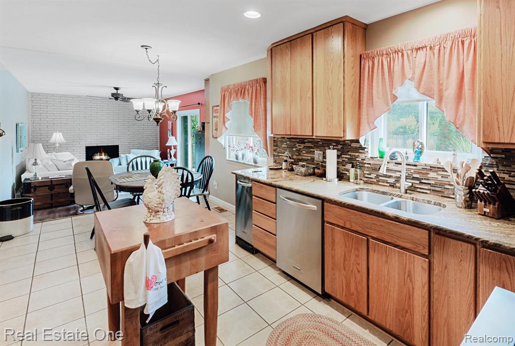 5374 Daniels Drive, Troy, MI 48098 — Photo 16