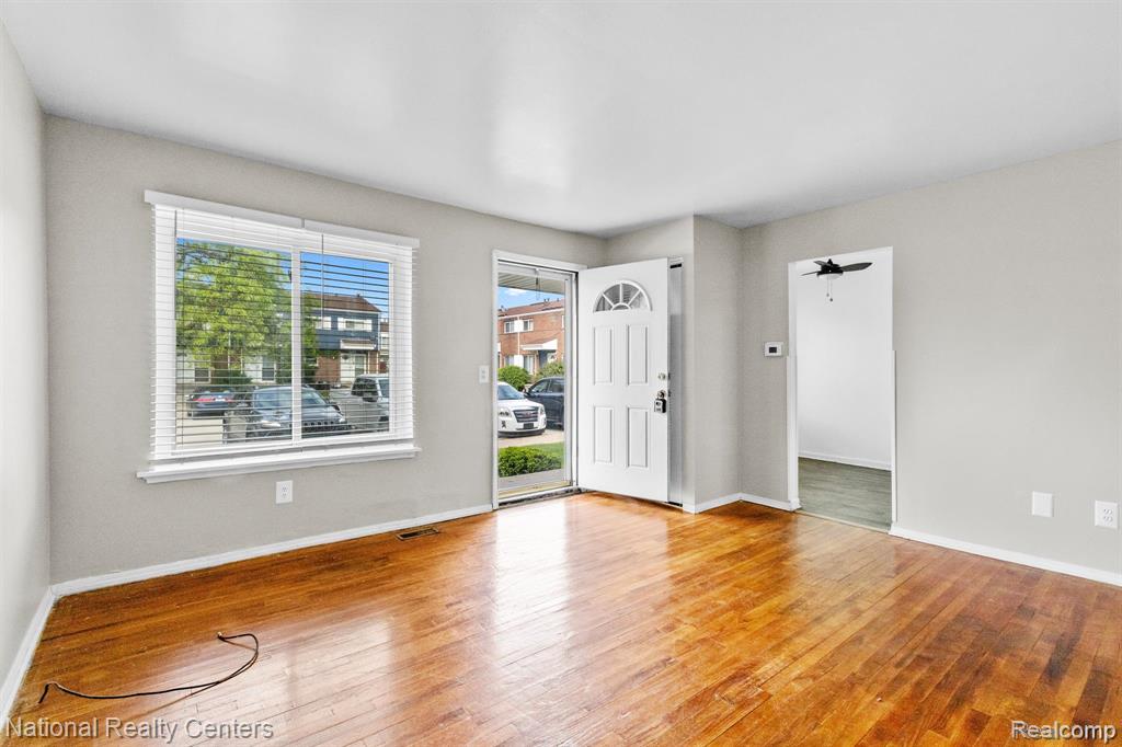 534 Saint Maron Place, Detroit, MI 48207 — Photo 2