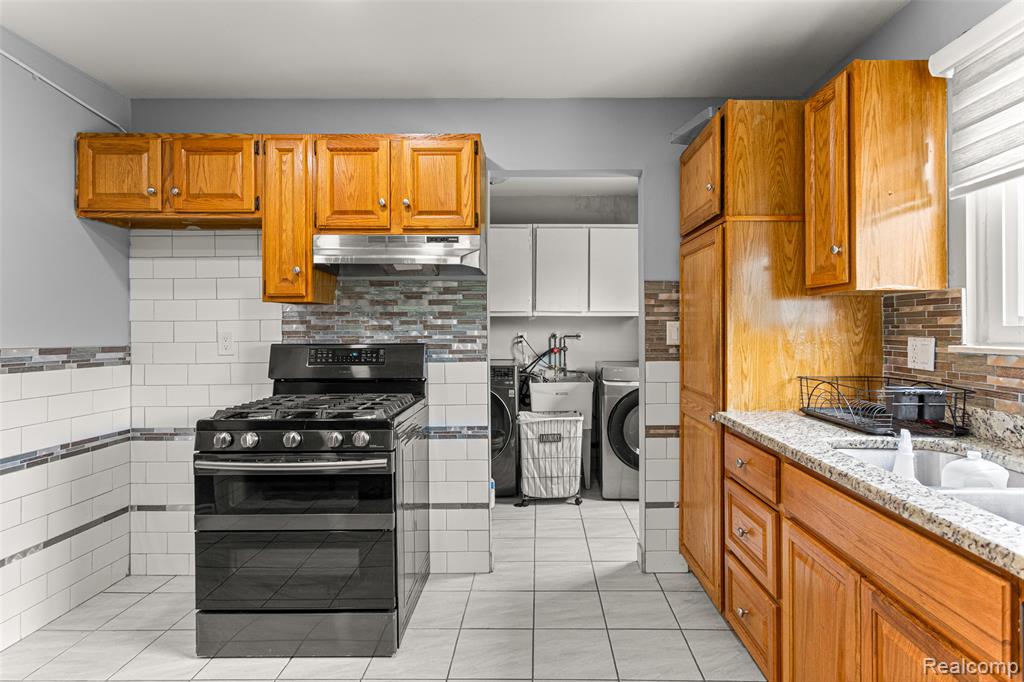 8039 Nightingale Street, Dearborn Heights, MI 48127 — Photo 12