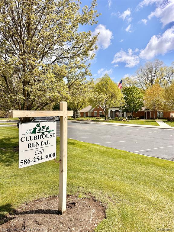4235 BERKSHIRE Drive, Sterling Heights, MI 48314 — Photo 33